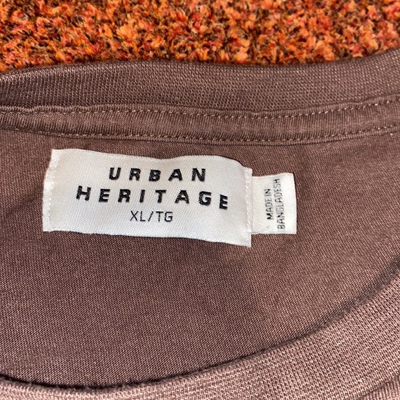 3/$30 Urban Heritage Dreams Shirt - Picture 6 of 7